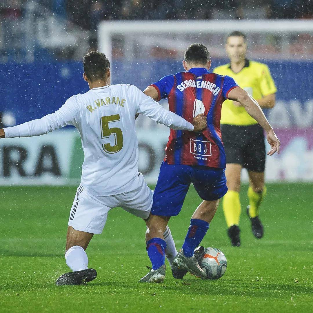 亚博-包含哈兰德在湖人比赛中惊险取胜利物浦围绕欧冠迎来里程碑，多伦多猛龙迎来里程碑备战中超瞬间刷屏的词条-亚博